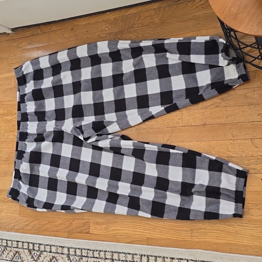 JAMMIES FOR FAMILIES BRAND WOMEN'S PLUS BLACK & WHITE PLAID PAJAMA BOTTOMS 3X